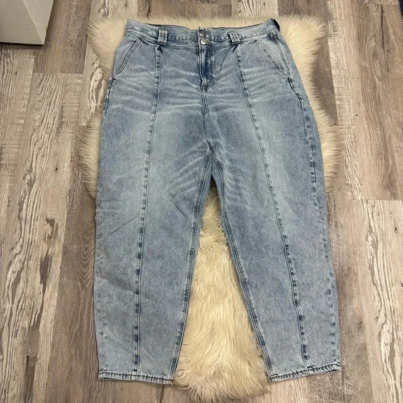 American Eagle mom jeans high rise acid wash jeans 16 - Picture 1 of 8